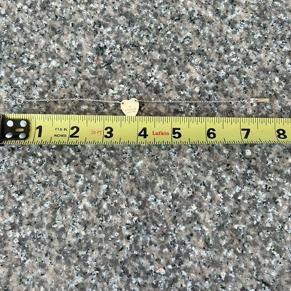 Gucci Trademark Heart Bracelet - Picture 4 of 4